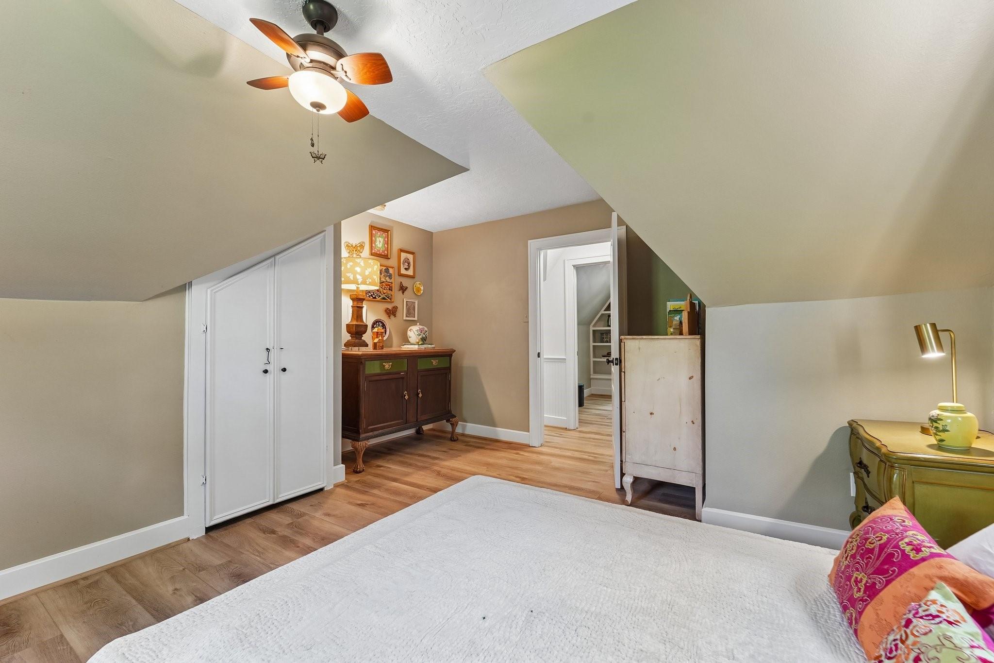 1693 Mohawk Drive