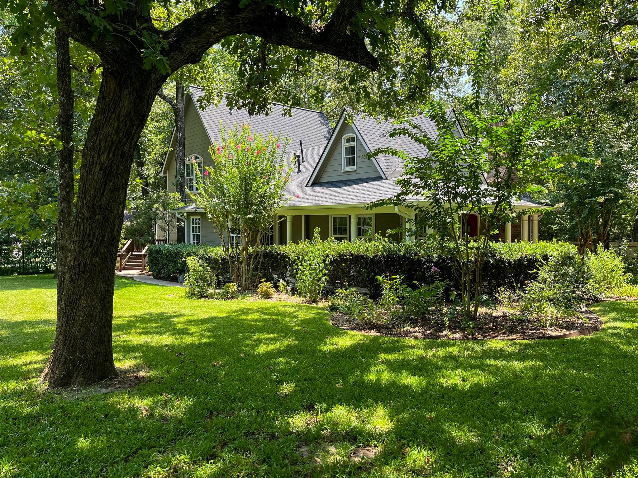 1693 Mohawk Drive