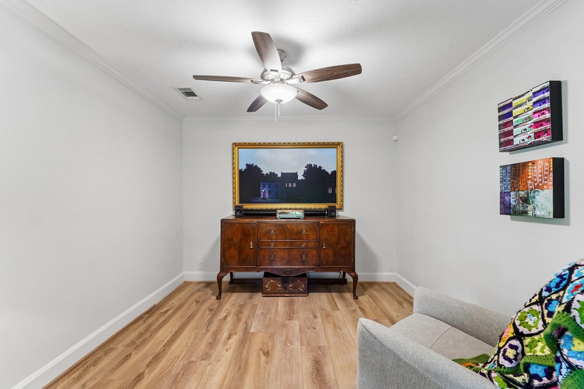 1693 Mohawk Drive