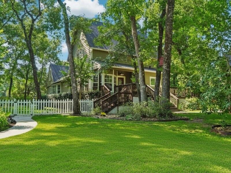 1693 Mohawk Drive