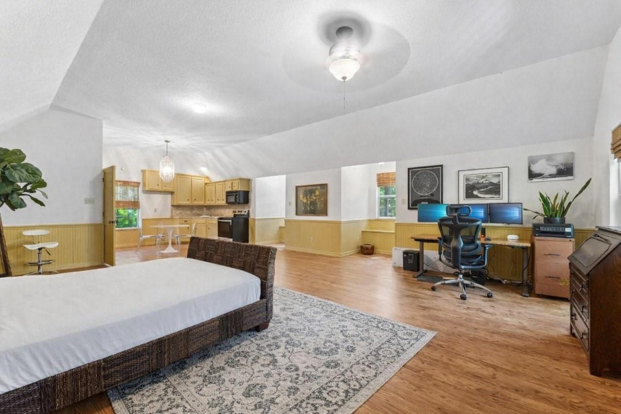 1693 Mohawk Drive