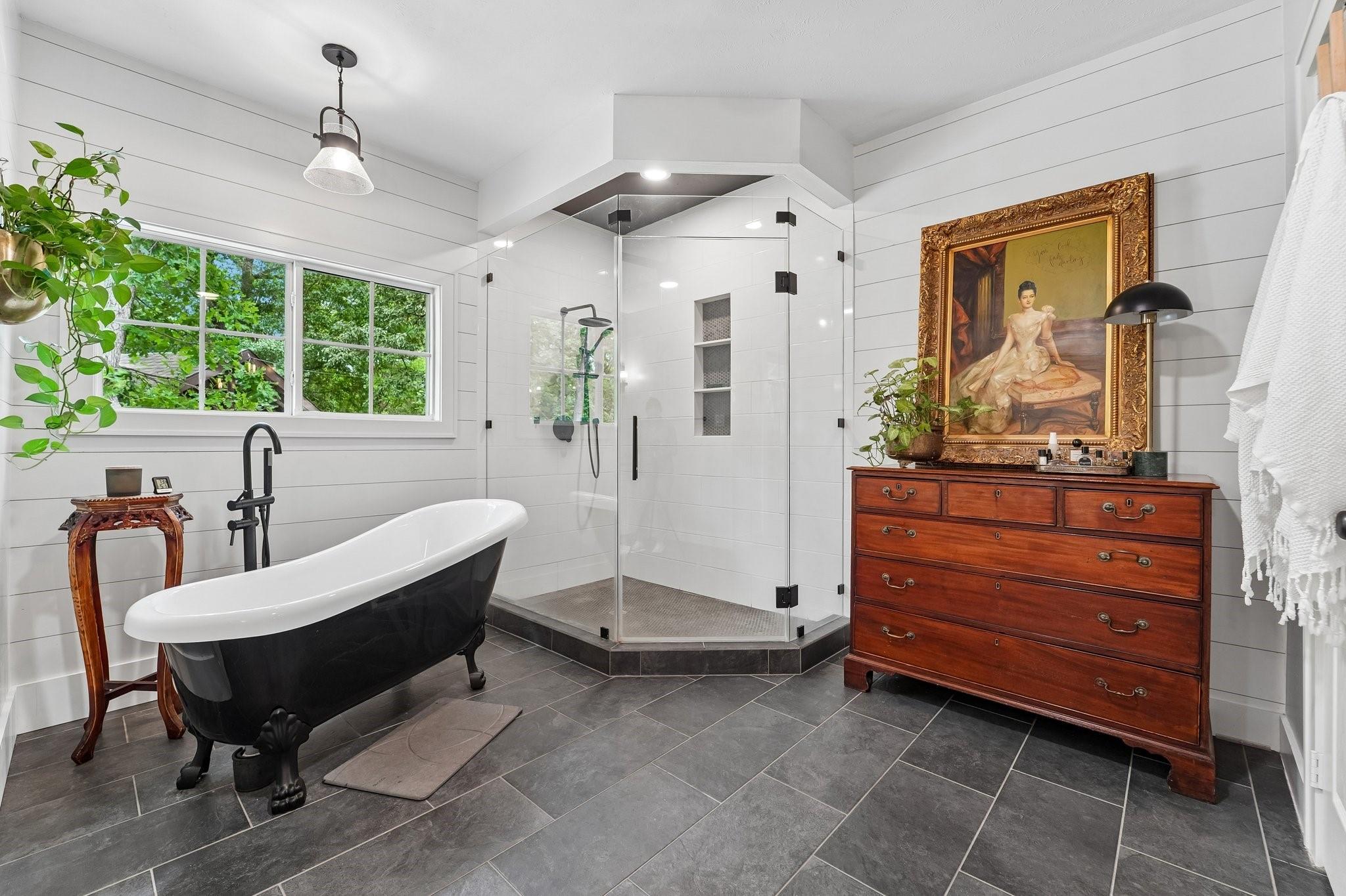 1693 Mohawk Drive