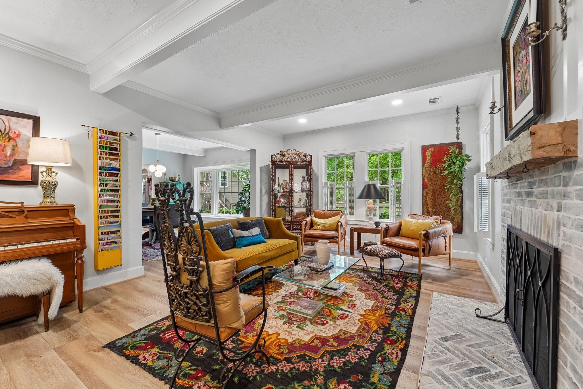 1693 Mohawk Drive