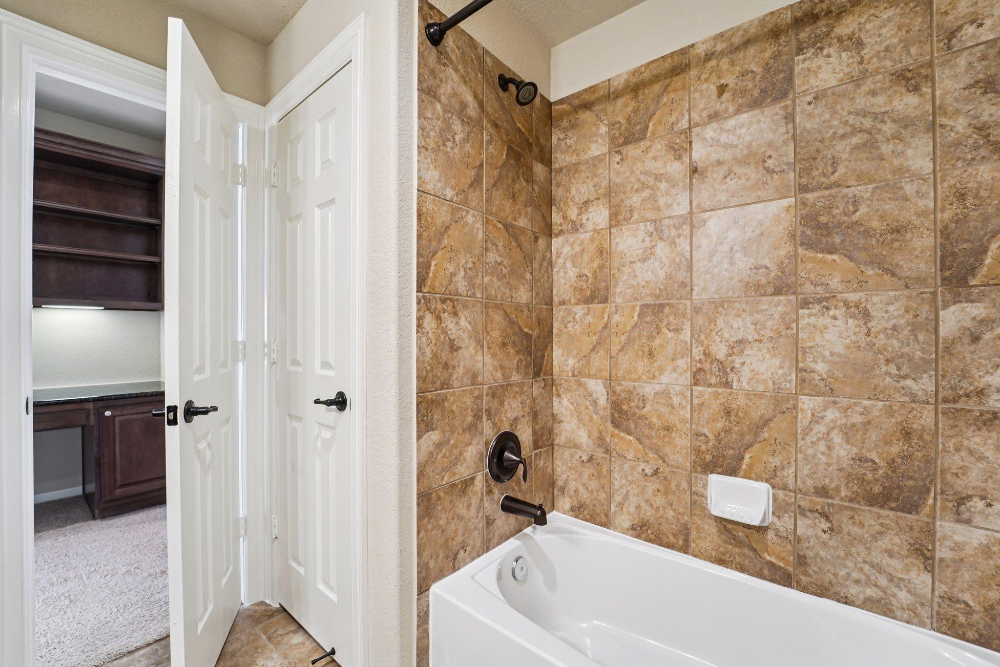 2441 W Bramlet Drive