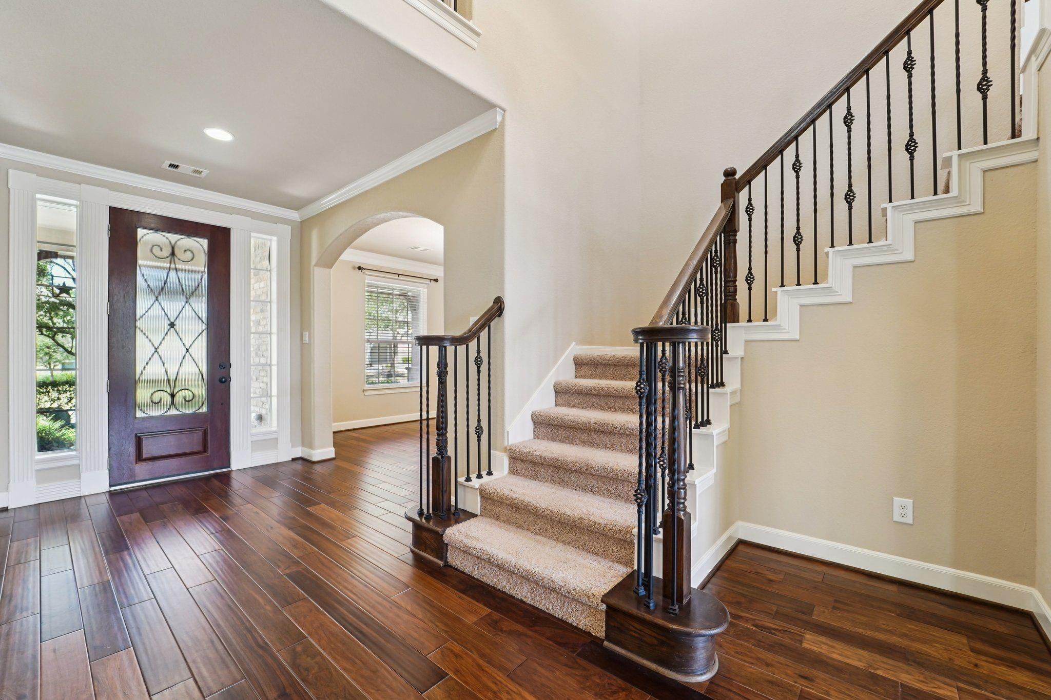 2441 W Bramlet Drive