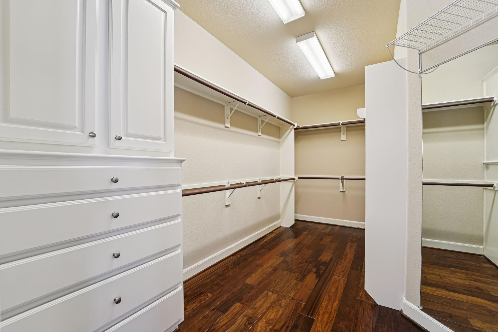 2441 W Bramlet Drive