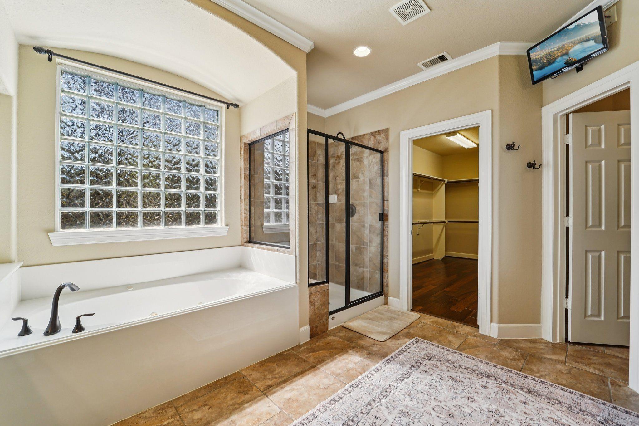 2441 W Bramlet Drive