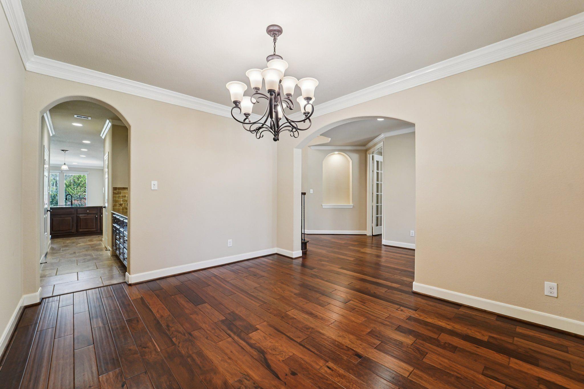 2441 W Bramlet Drive