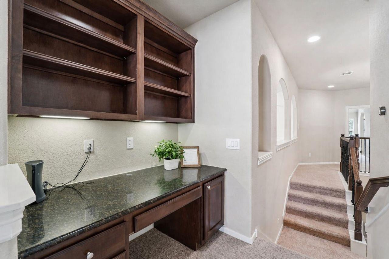 2441 W Bramlet Drive