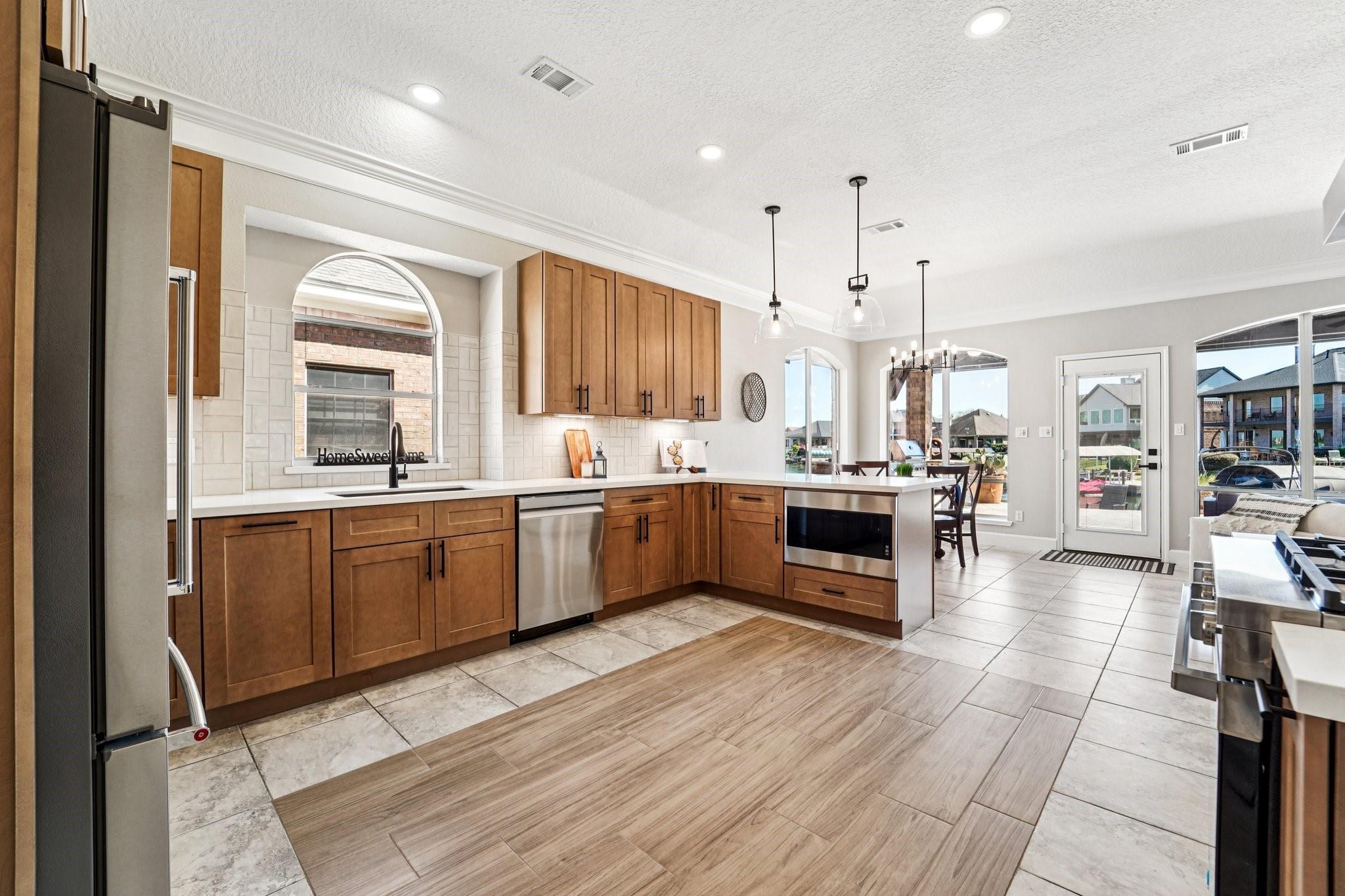 2057 S Shore Boulevard, Montgomery