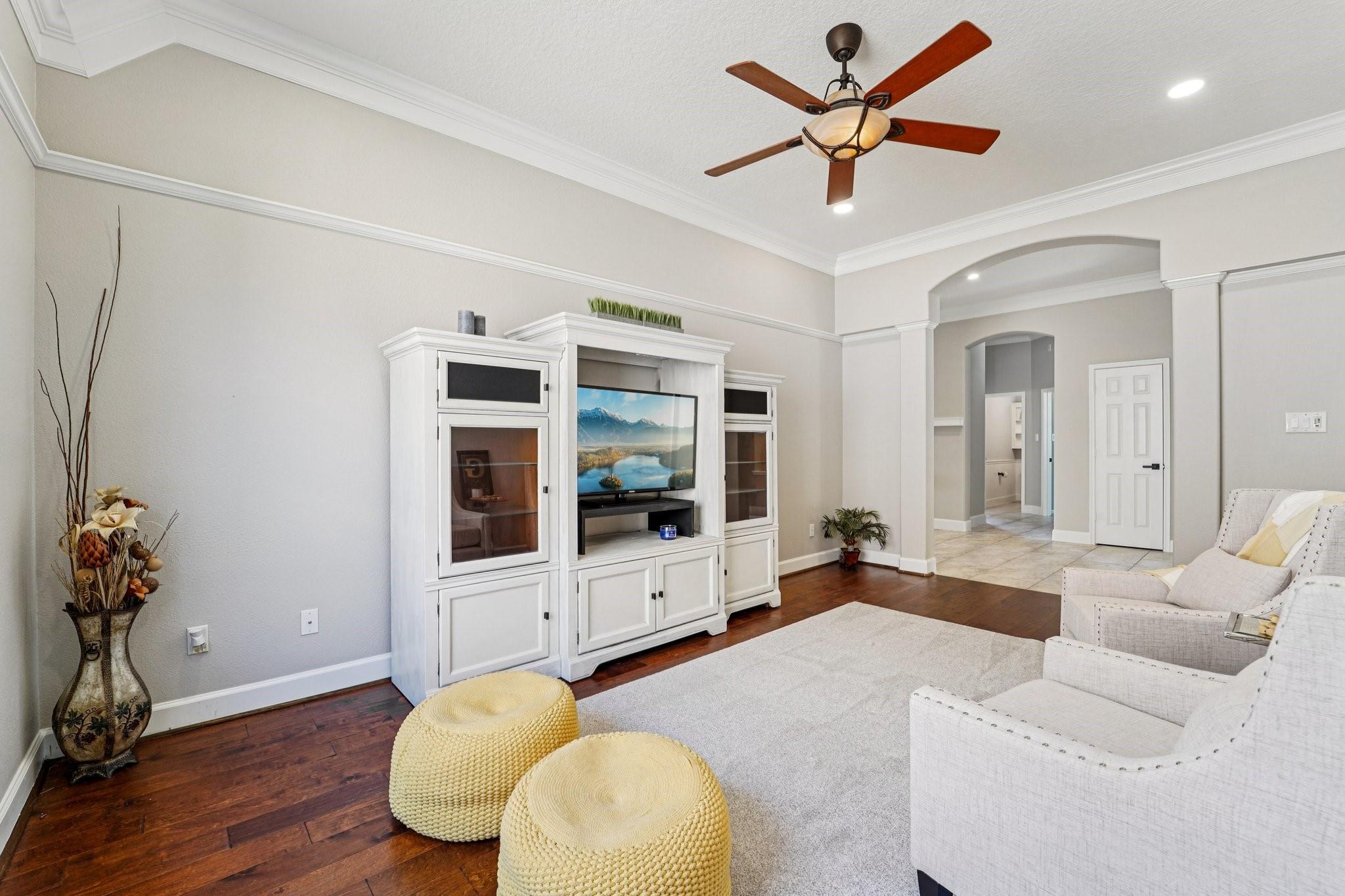 2057 S Shore Boulevard, Montgomery