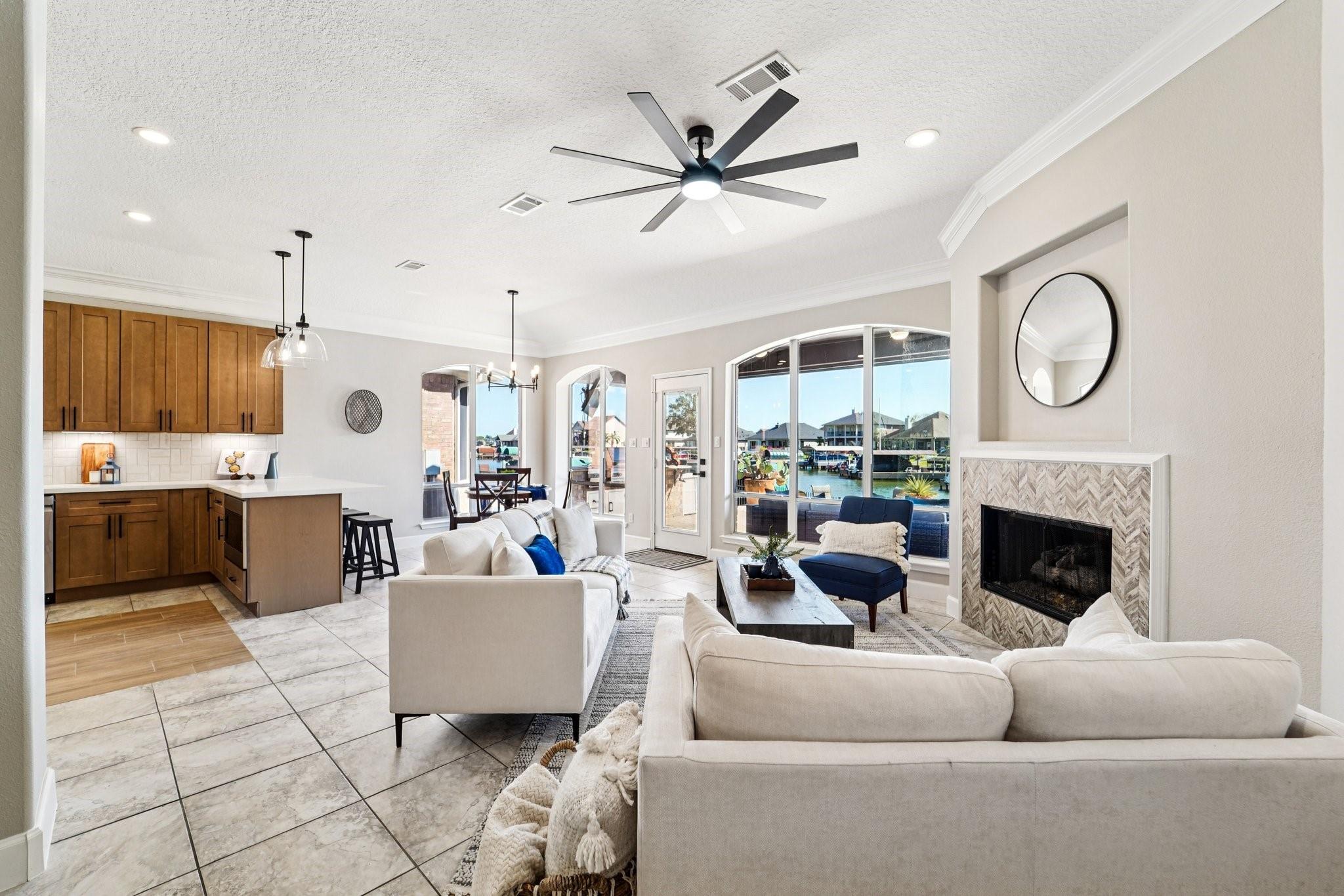 2057 S Shore Boulevard, Montgomery
