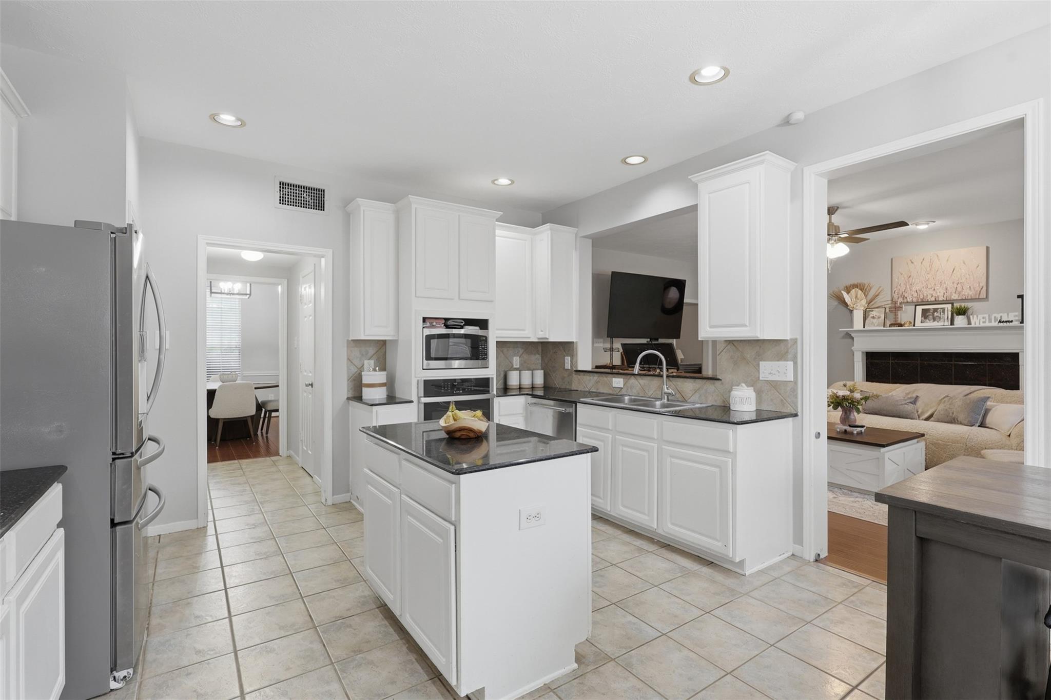 2538 Acadiana Lane