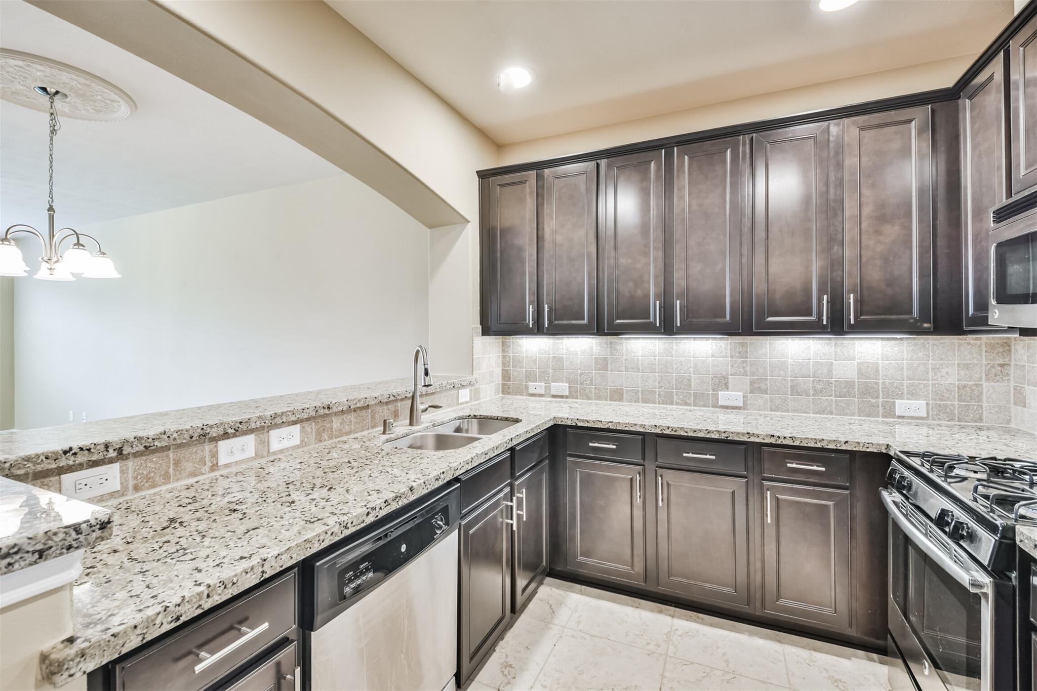 8513 Sunset Loch Drive