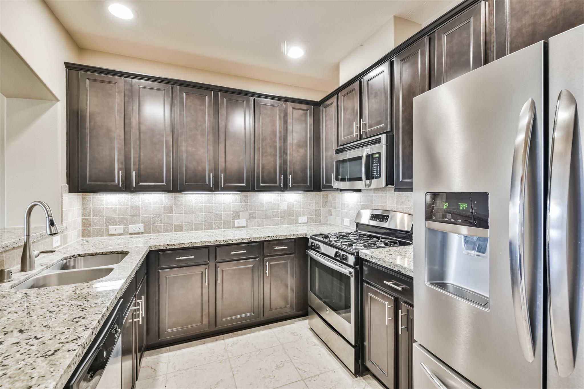 8513 Sunset Loch Drive