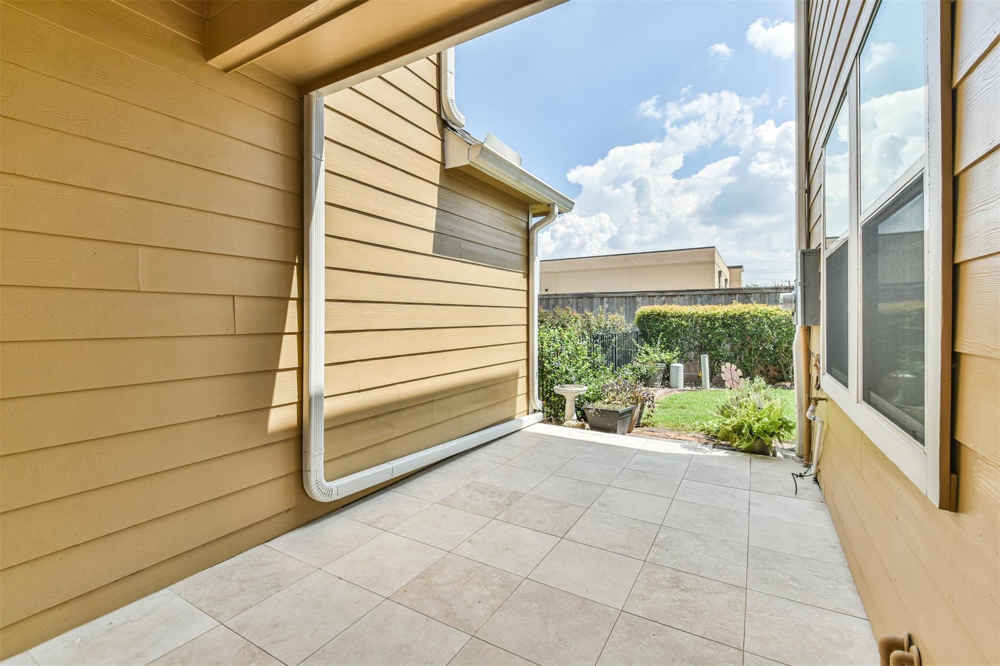 8513 Sunset Loch Drive