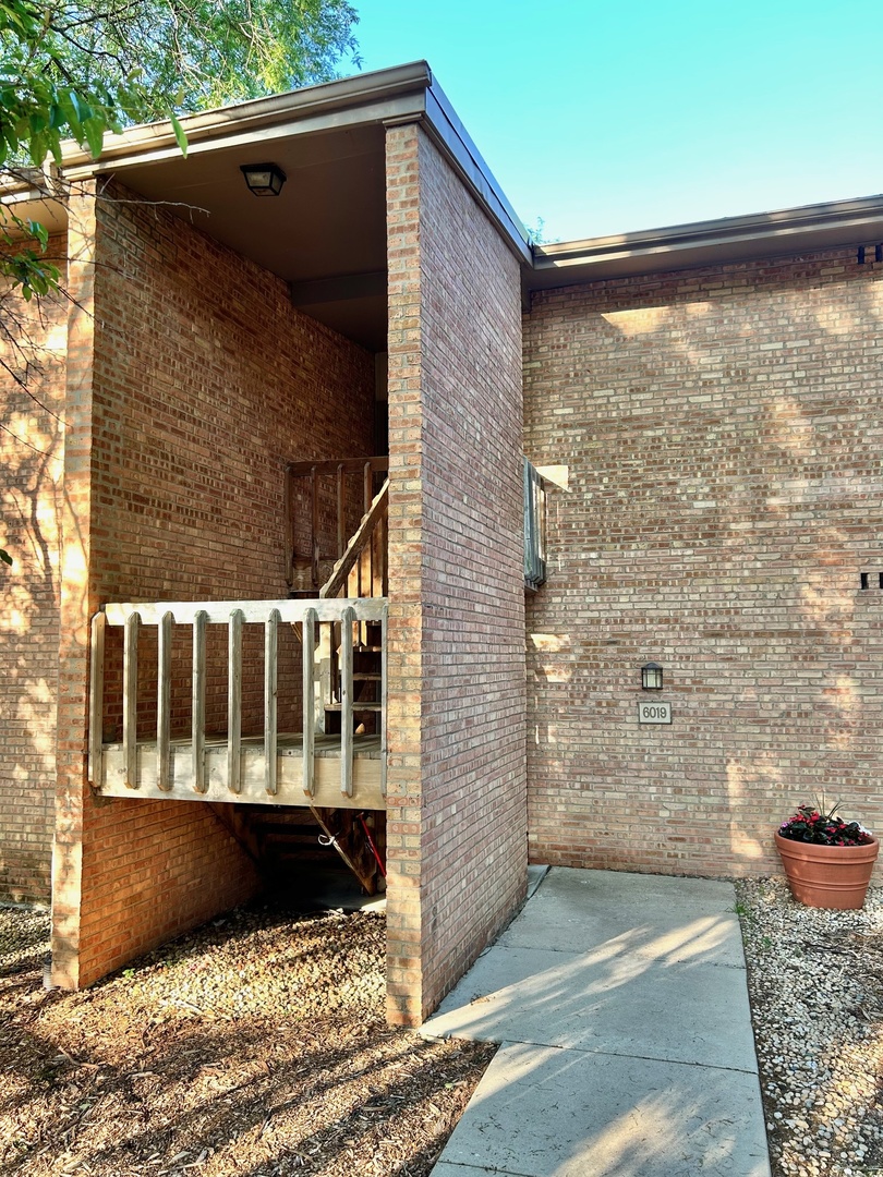 6019 FOREST VIEW Road Unit: 2B