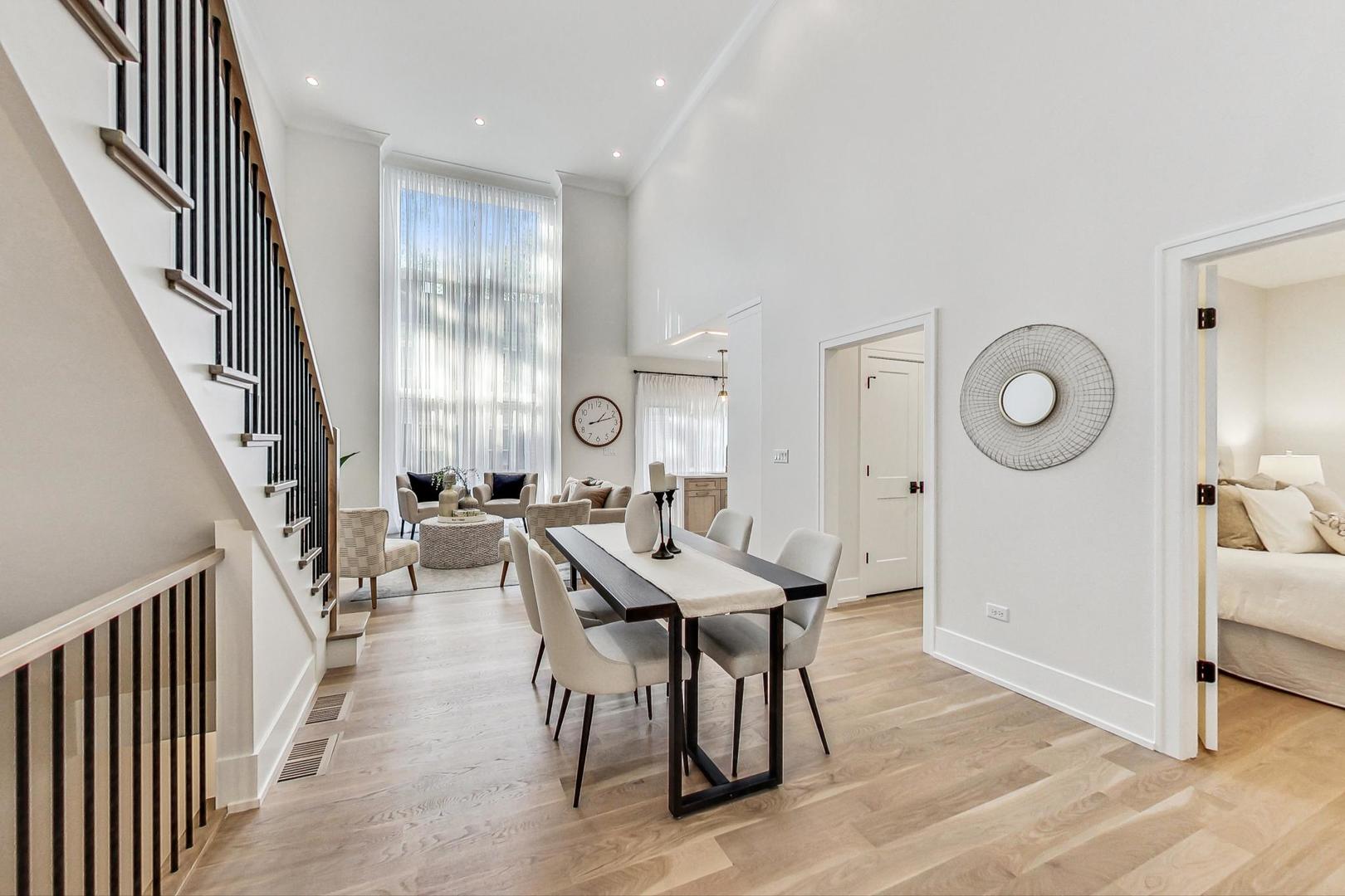 828 E Franklin Avenue