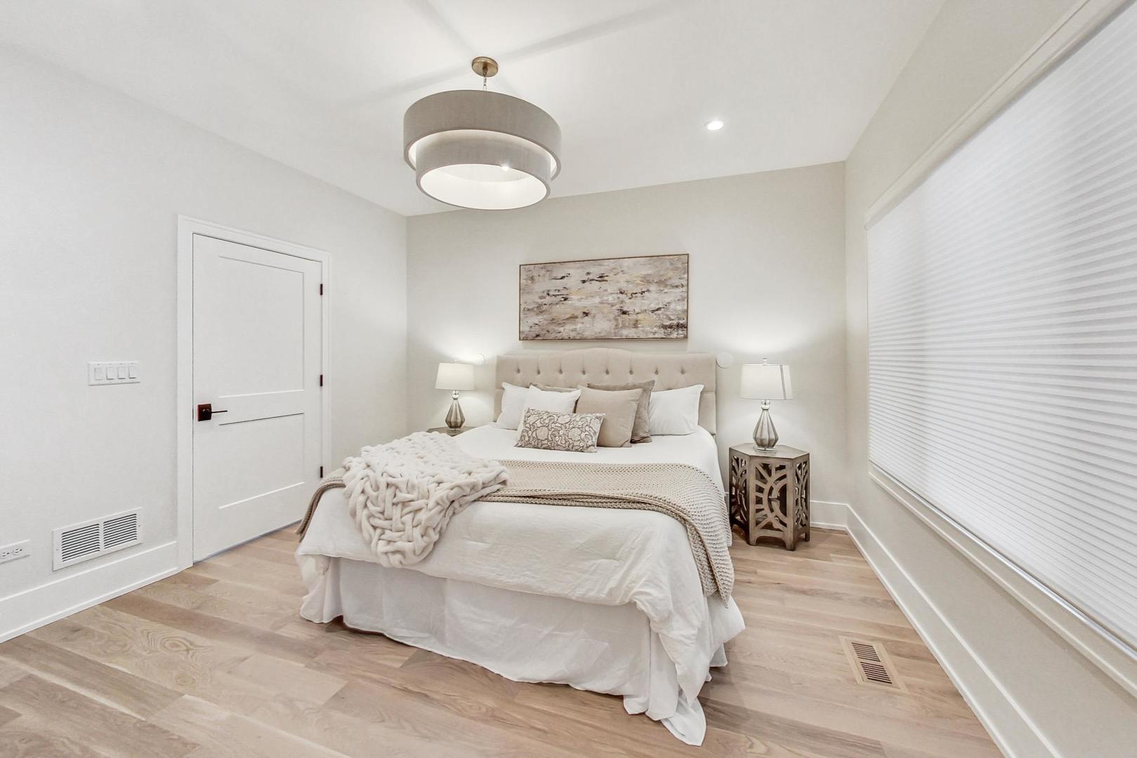 828 E Franklin Avenue