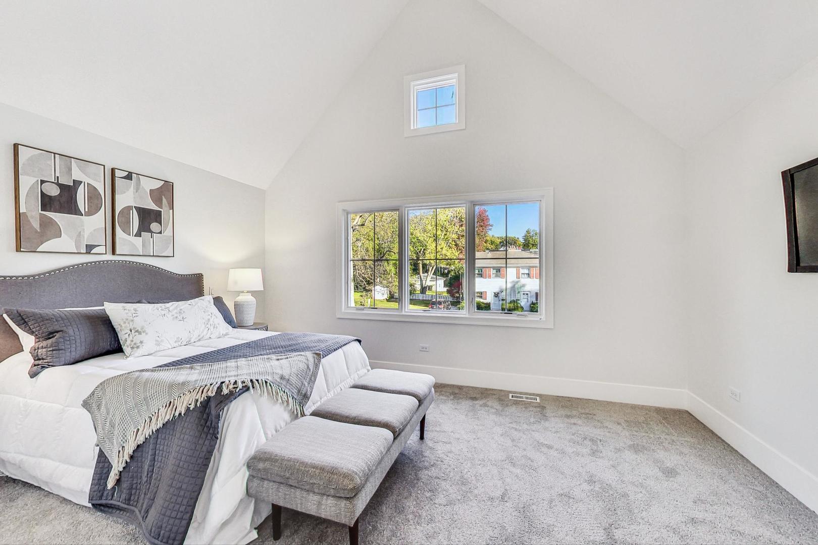 828 E Franklin Avenue