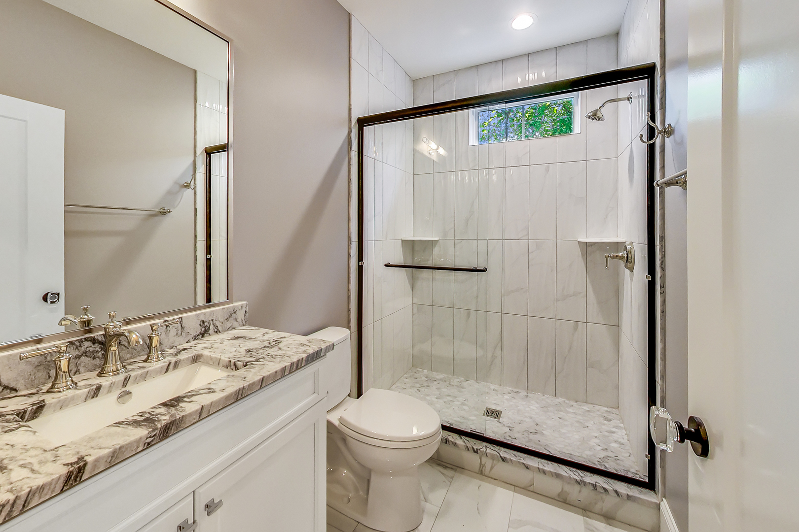 936 E Chicago Avenue