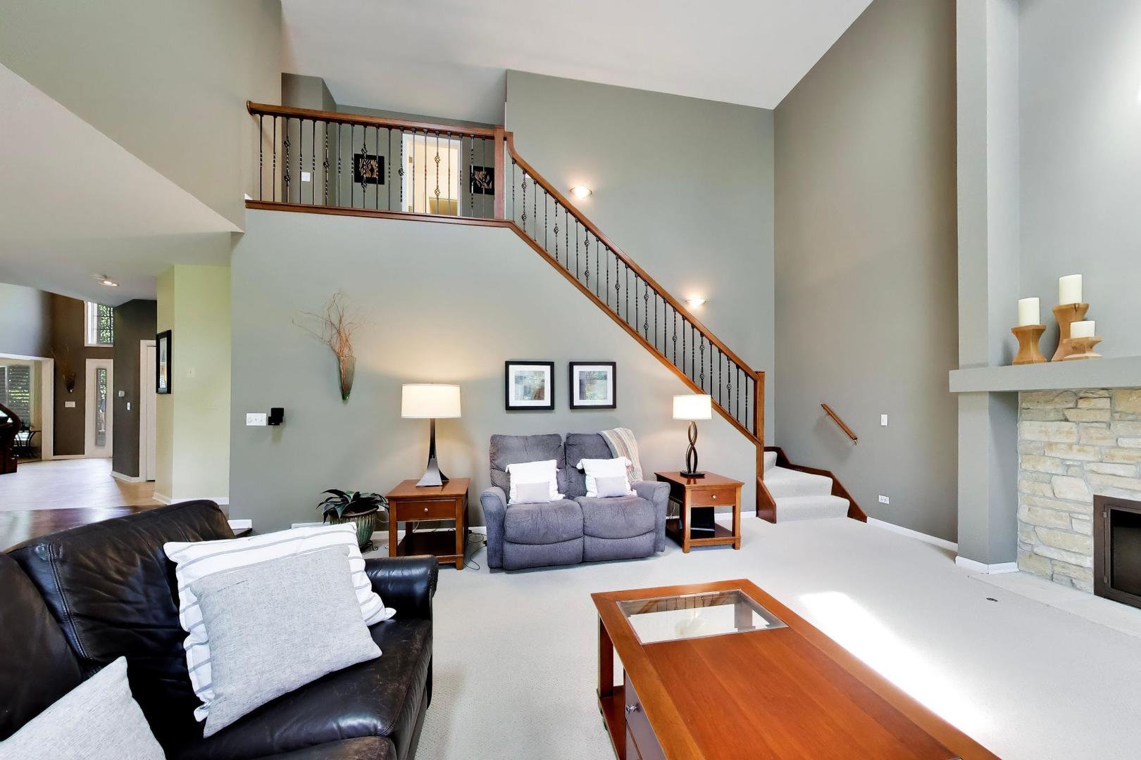 712 De Lasalle Court