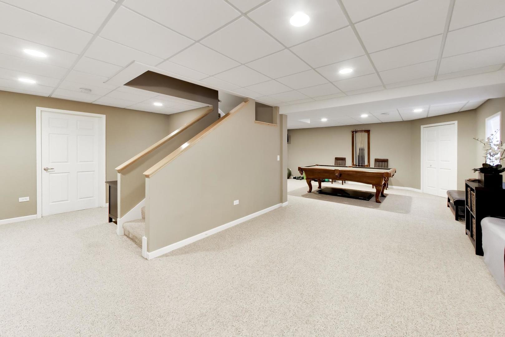 712 De Lasalle Court