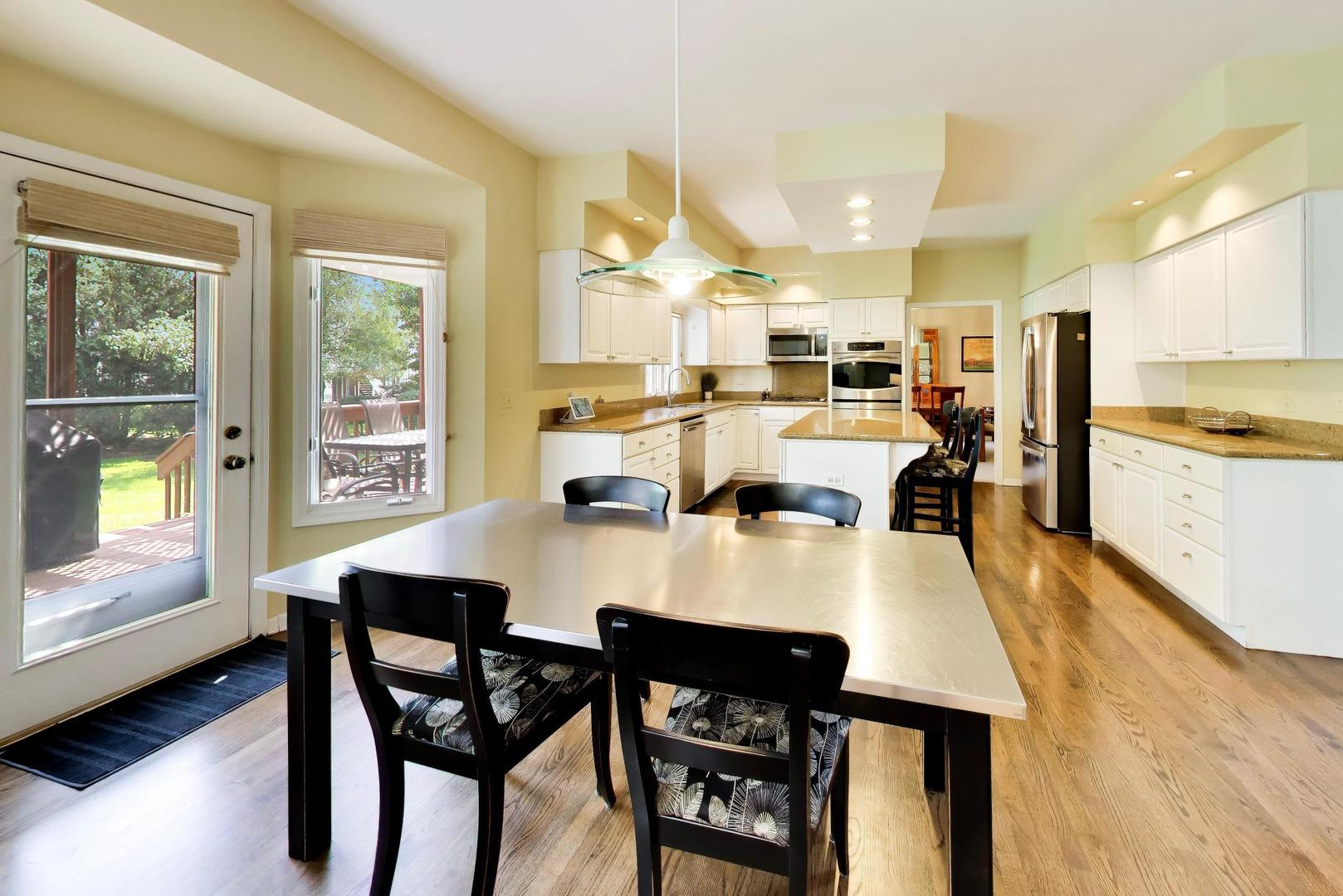 712 De Lasalle Court