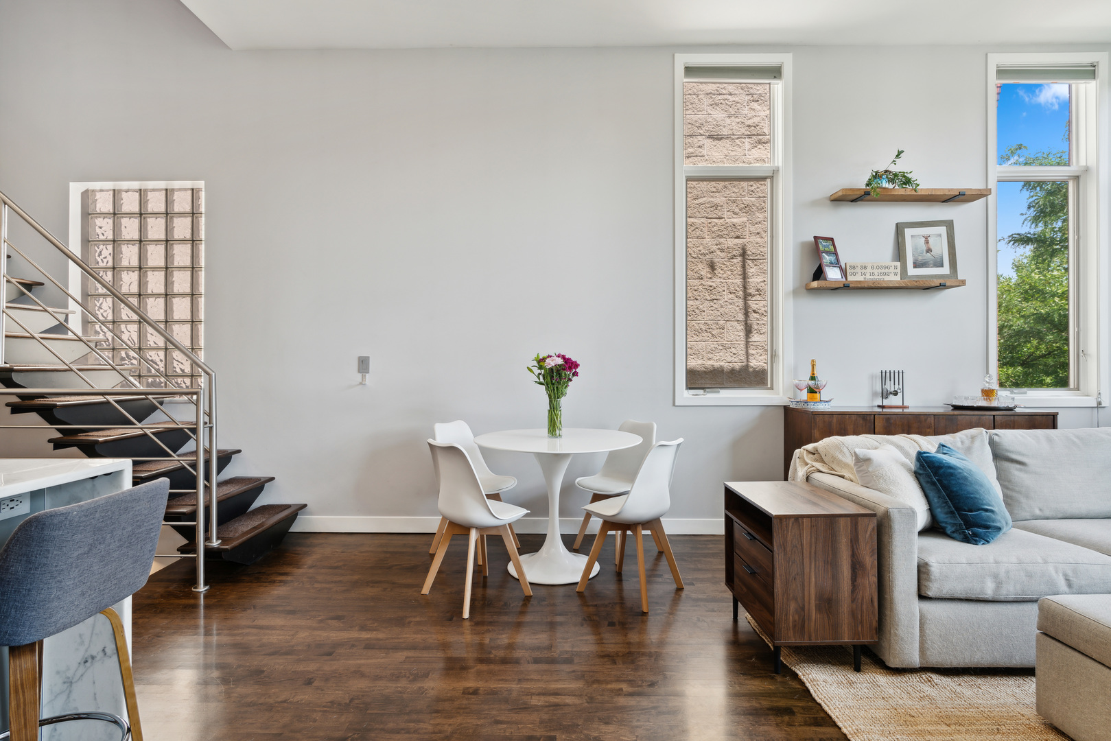 864 N PAULINA Street Unit: 3