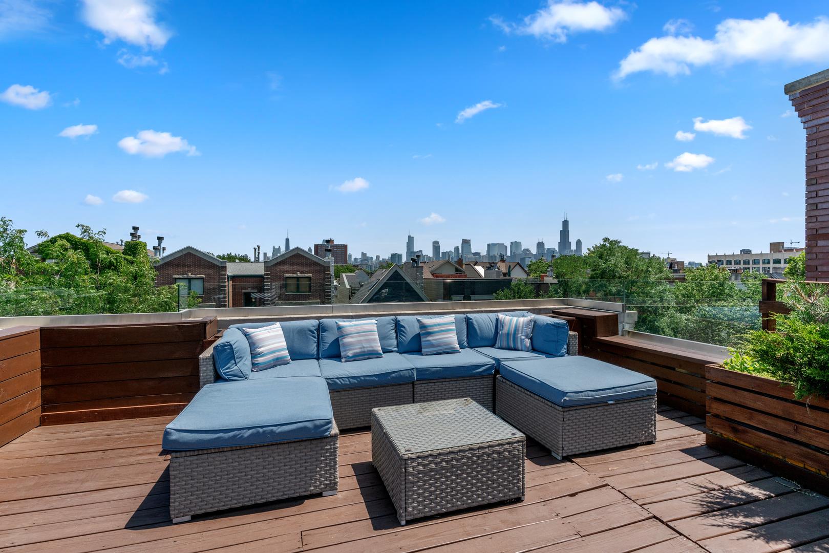 864 N PAULINA Street Unit: 3