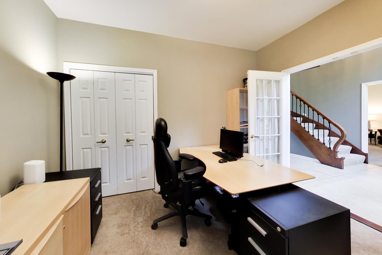 712 De Lasalle Court