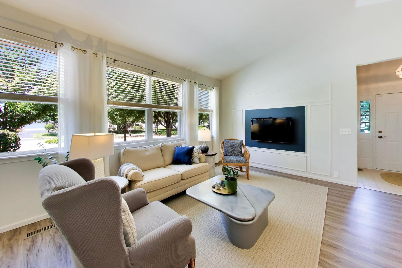 1450 W Ludington Circle