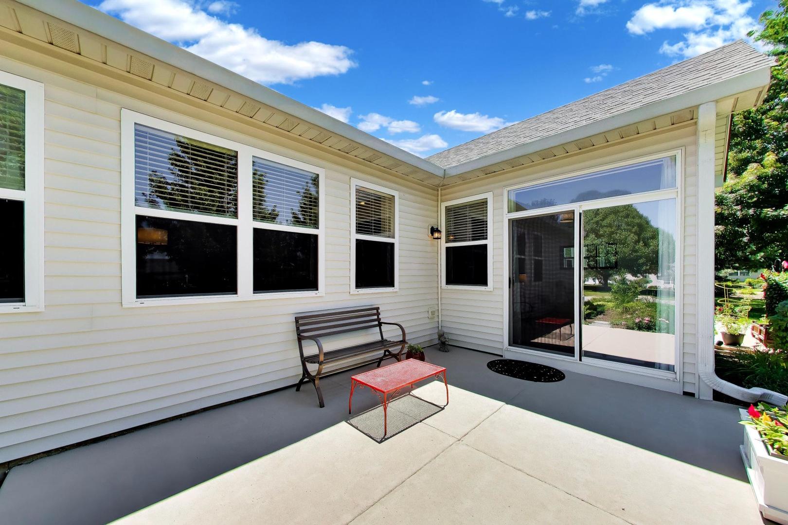 1450 W Ludington Circle