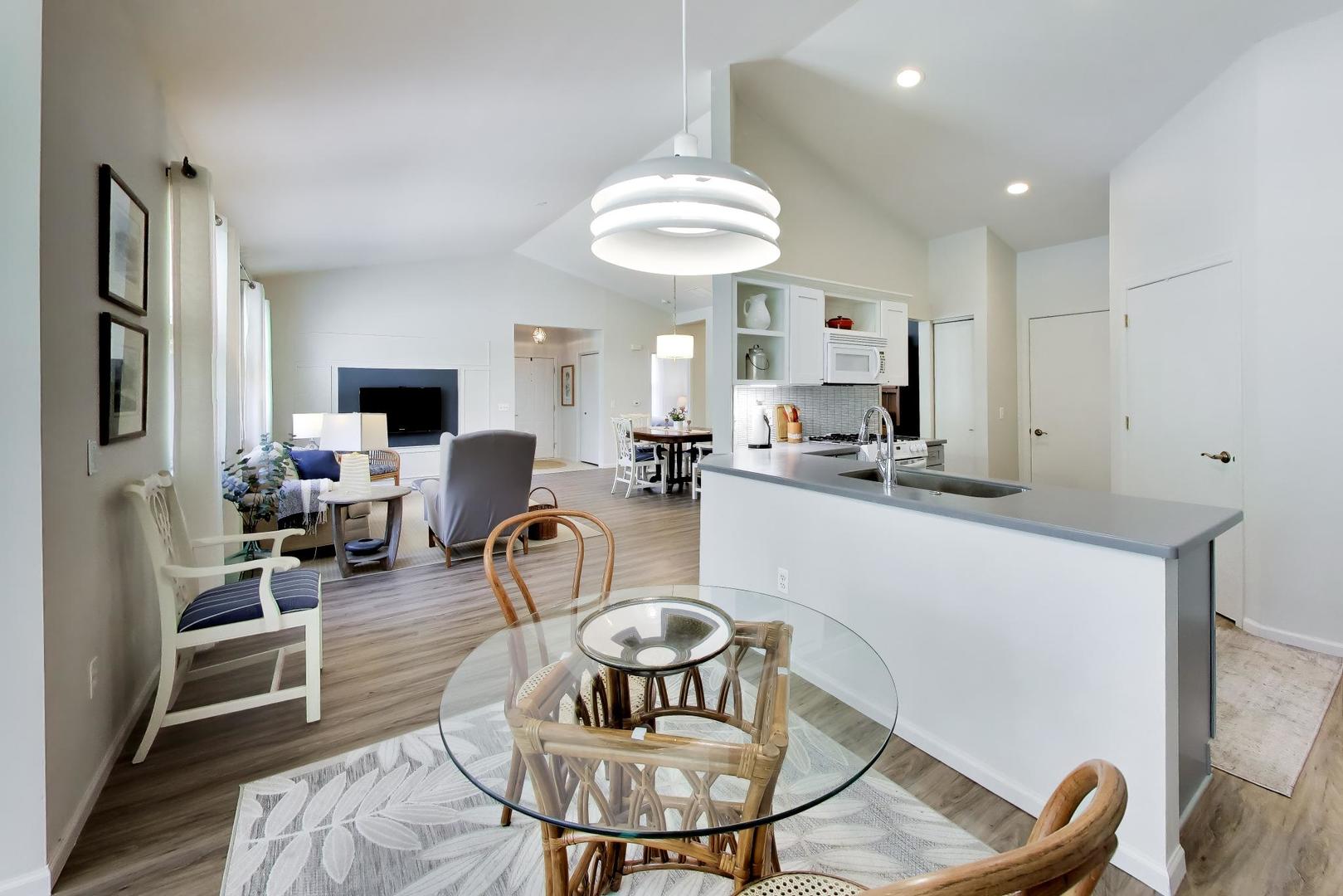 1450 W Ludington Circle