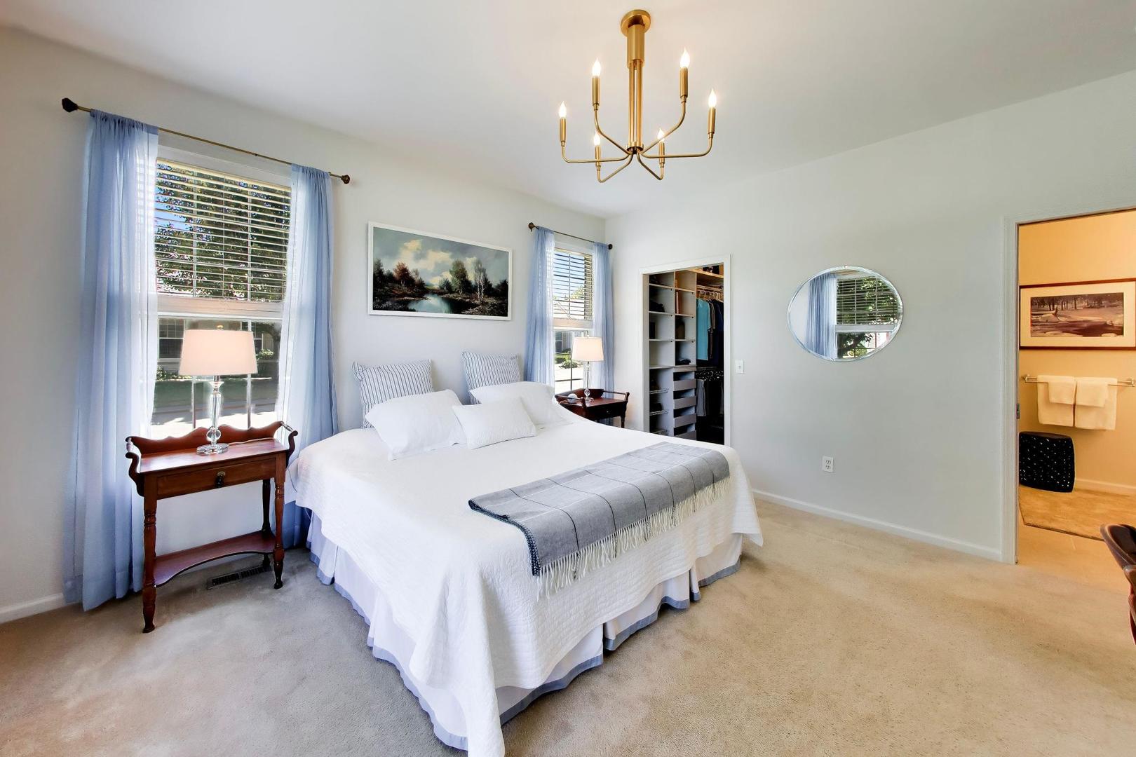 1450 W Ludington Circle