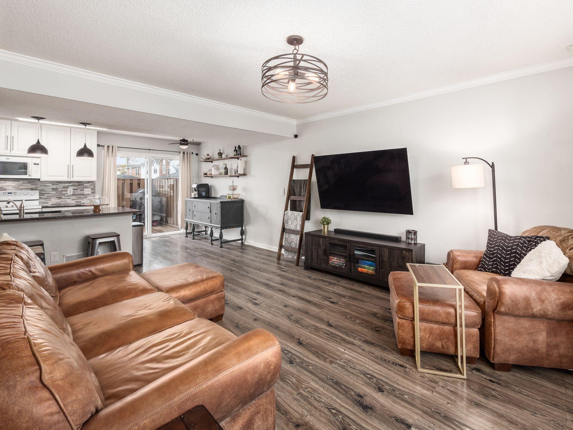 5019 Stoneybrook Boulevard, 10A