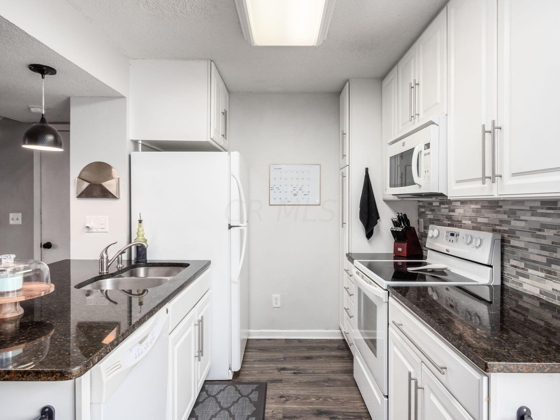 5019 Stoneybrook Boulevard, 10A