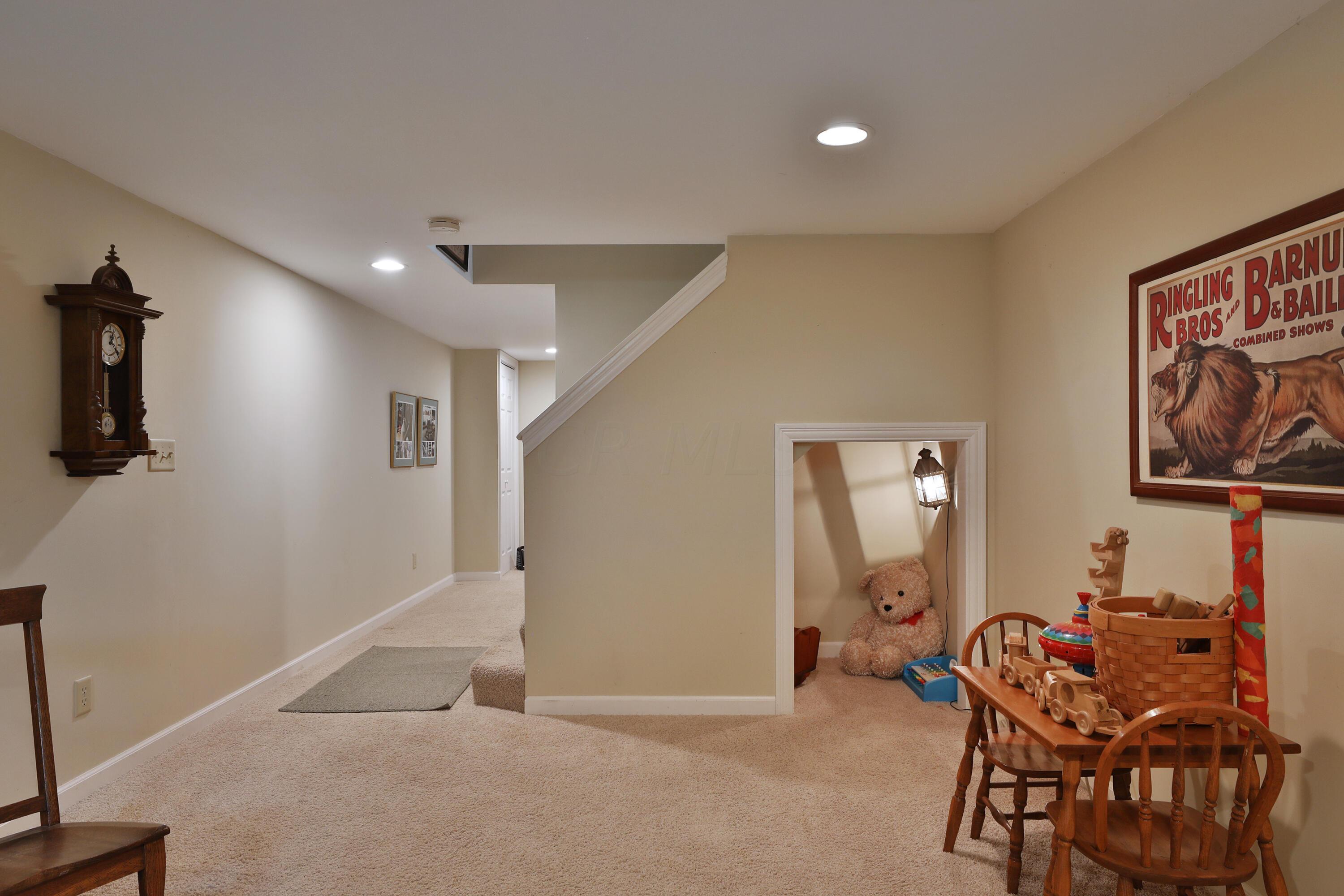 1121 Circle On The Green