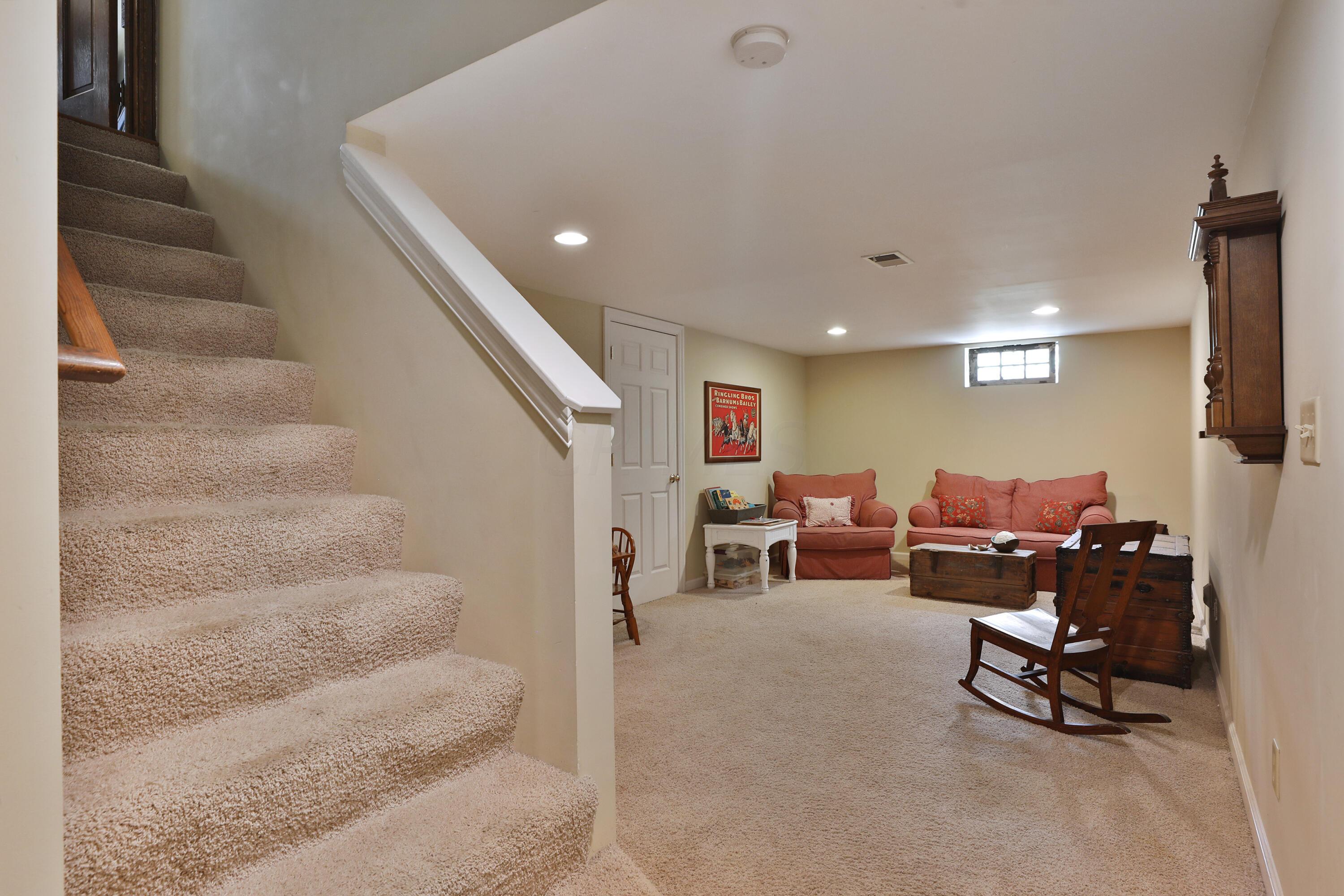 1121 Circle On The Green