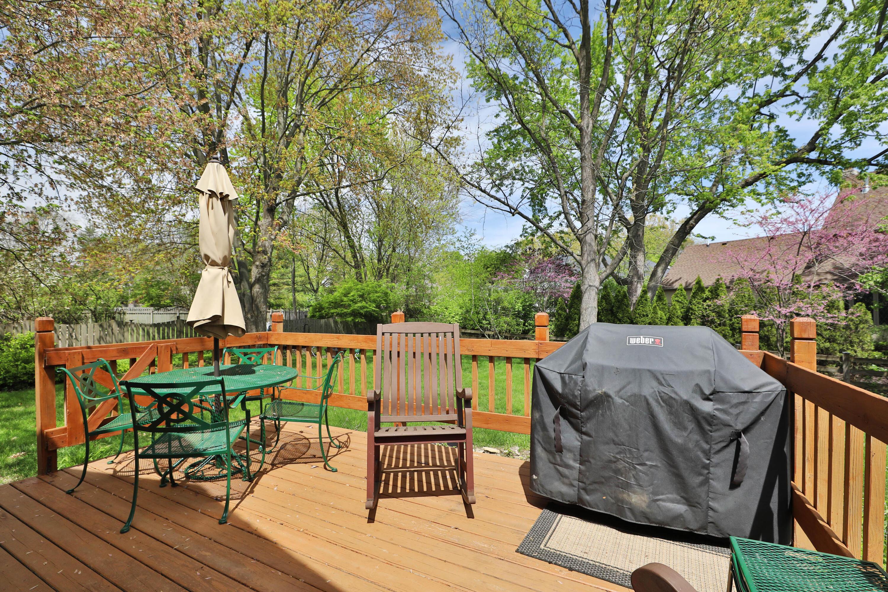 1121 Circle On The Green