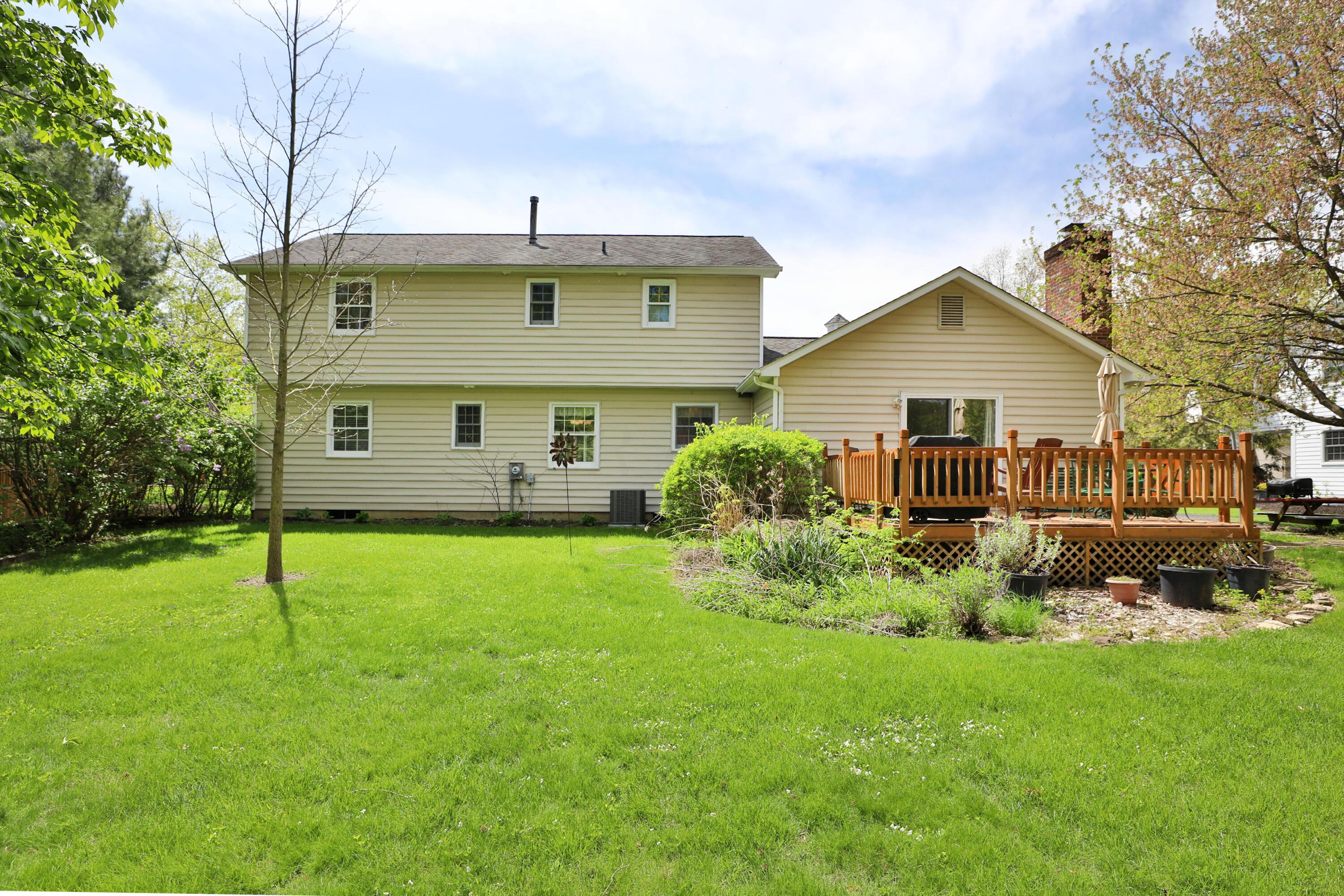 1121 Circle On The Green