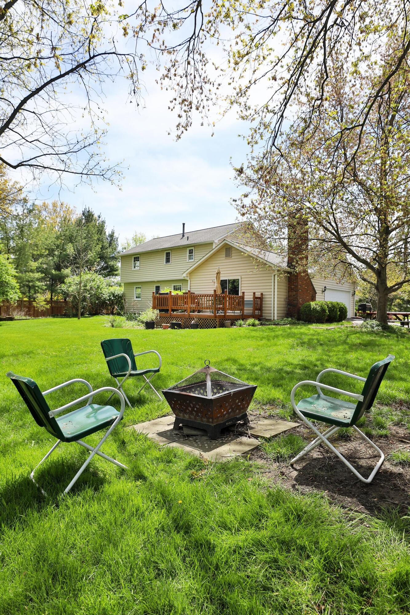 1121 Circle On The Green