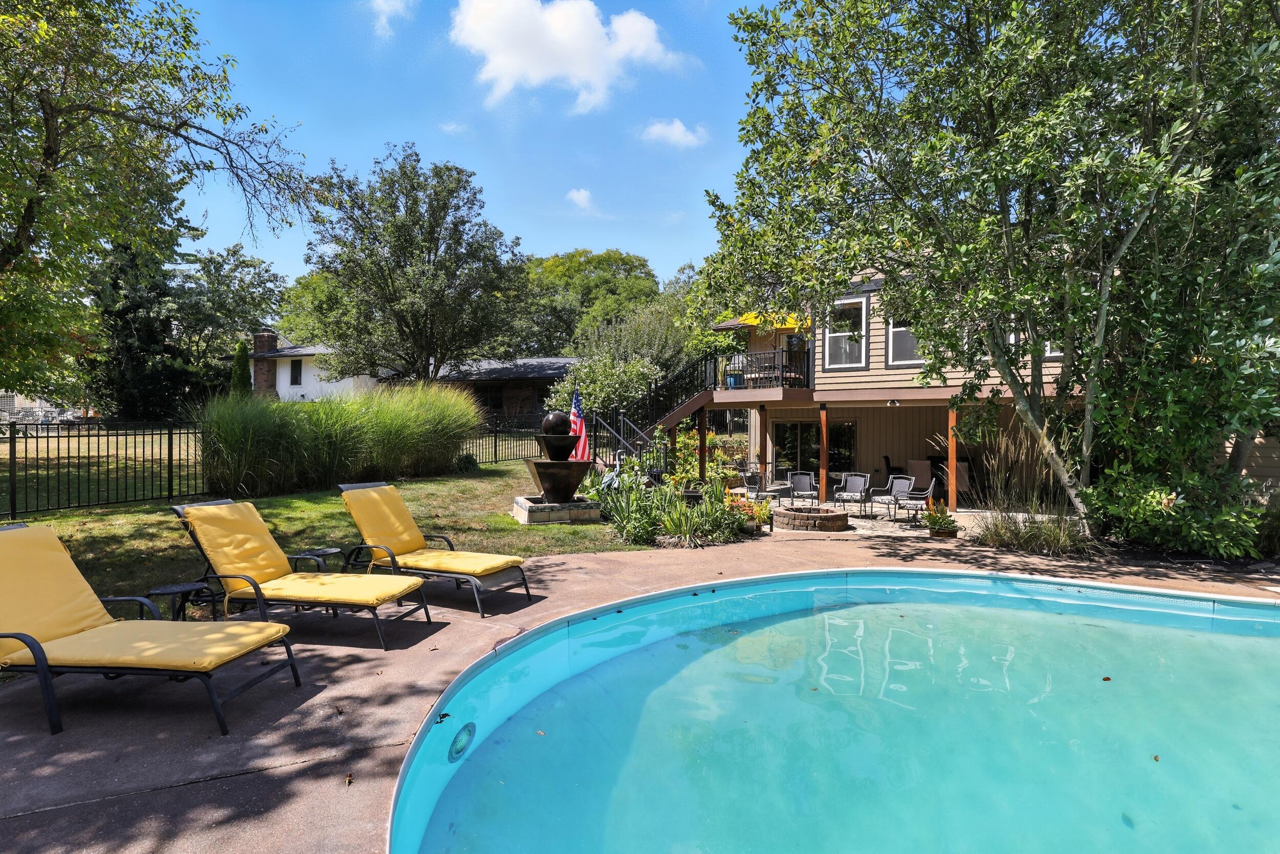 941 Clubview Boulevard S