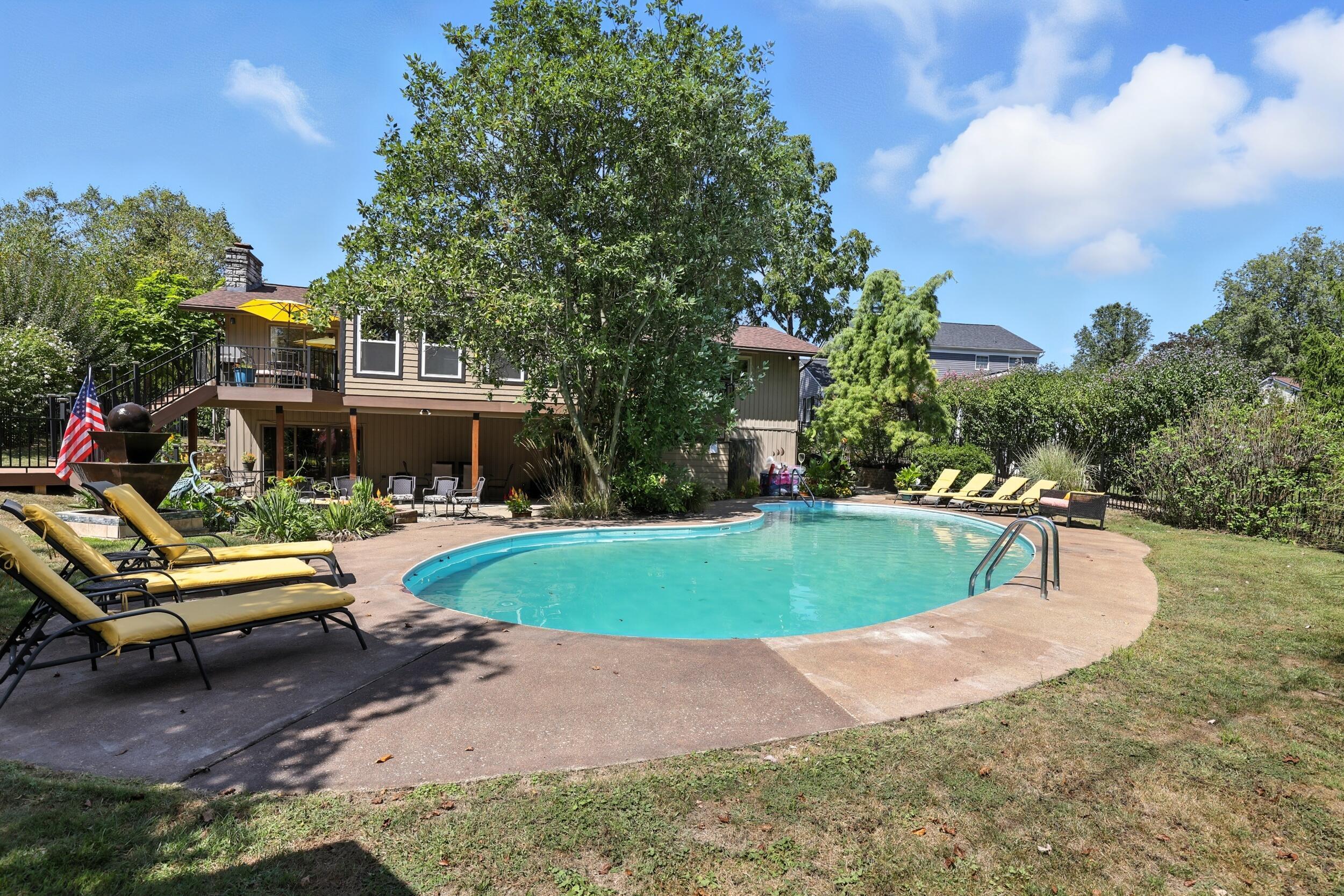 941 Clubview Boulevard S