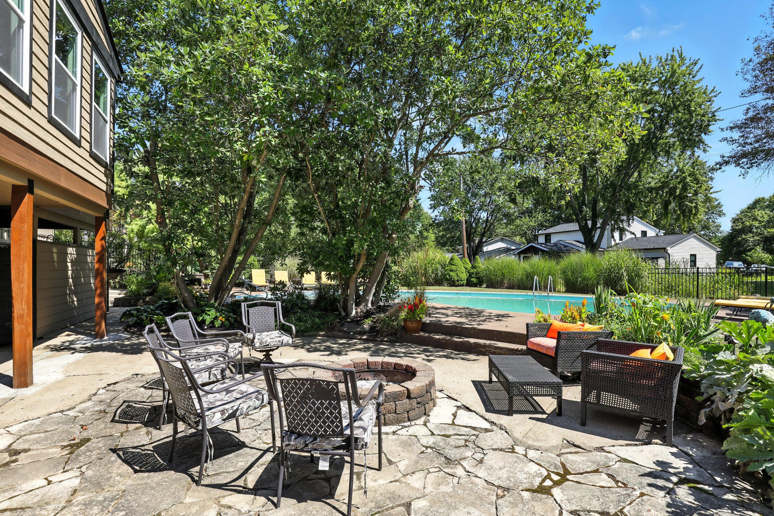 941 Clubview Boulevard S