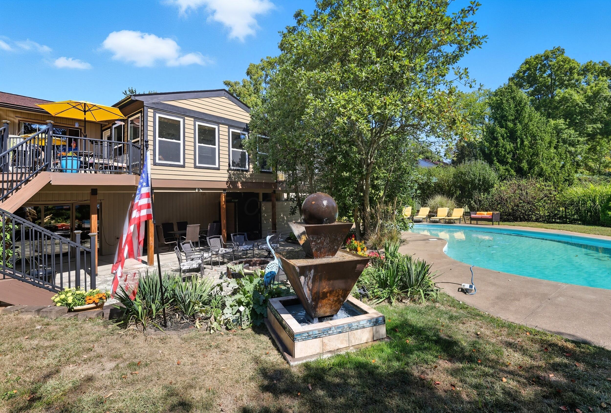 941 Clubview Boulevard S