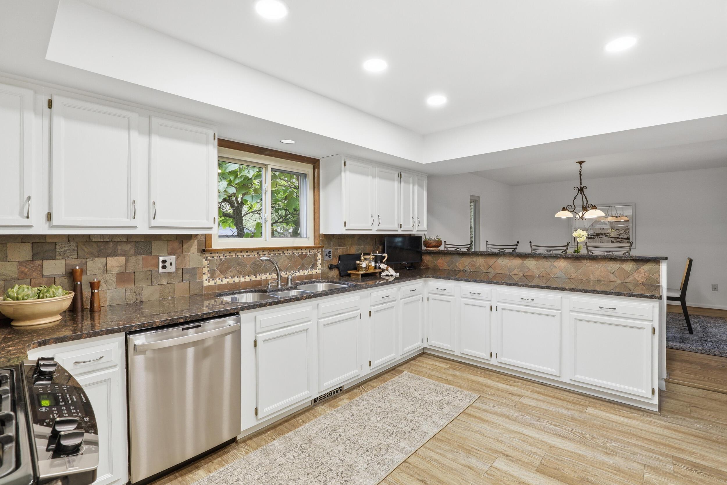 941 Clubview Boulevard S