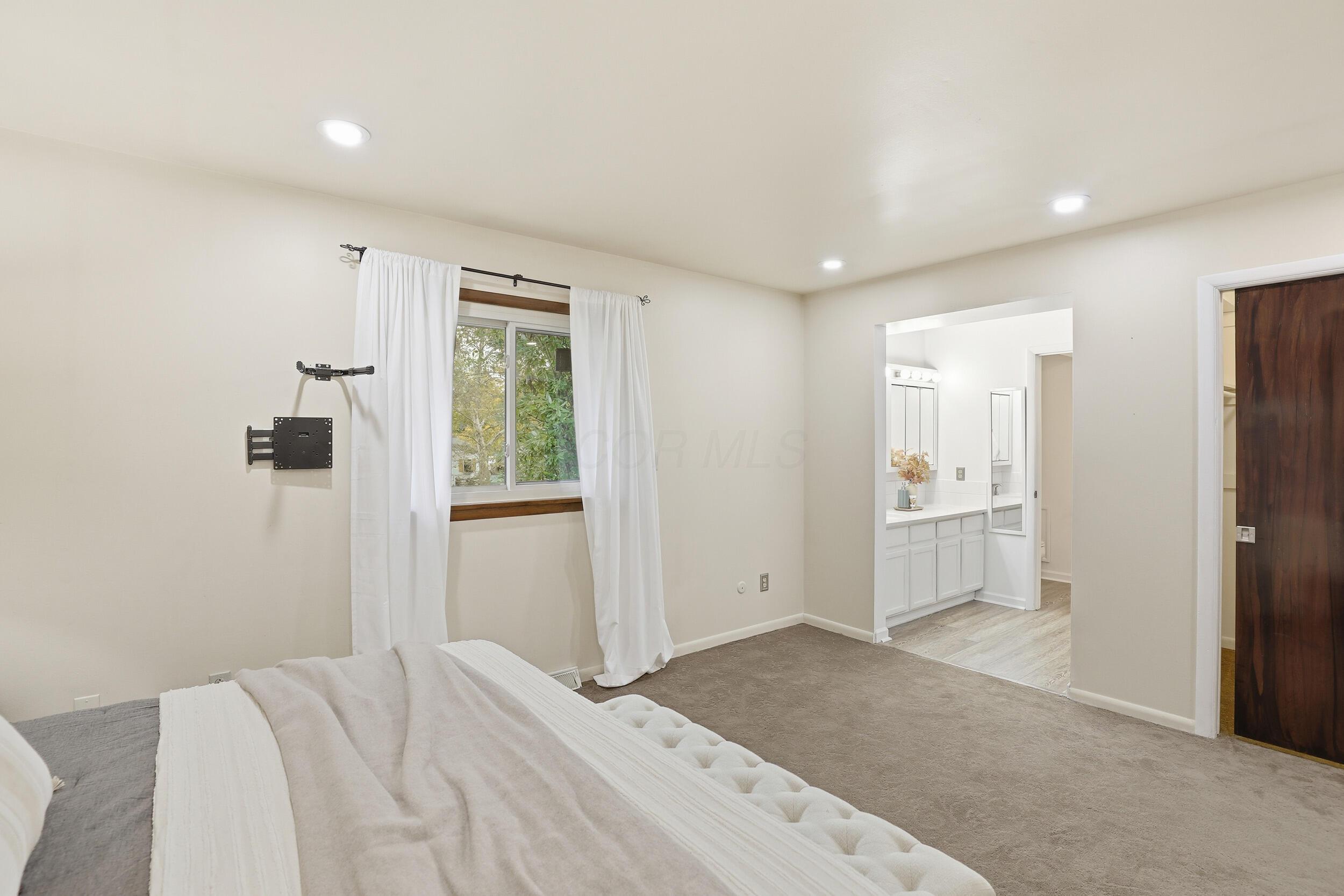 941 Clubview Boulevard S