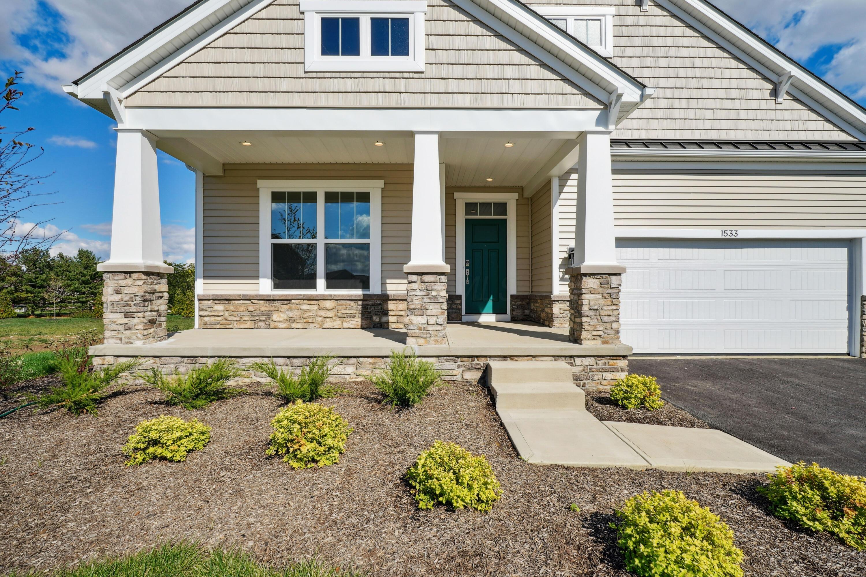1533 Maple Heights Drive