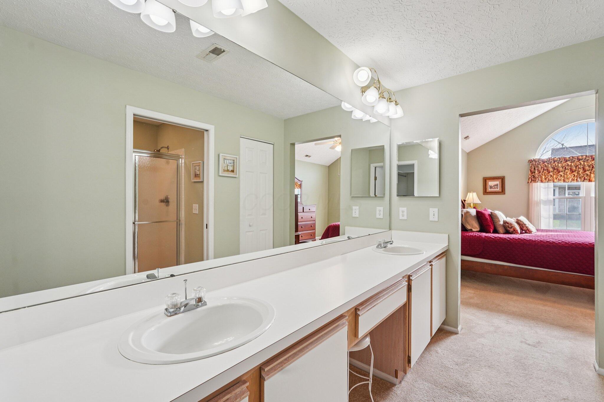 6370 Pinehurst Pointe
